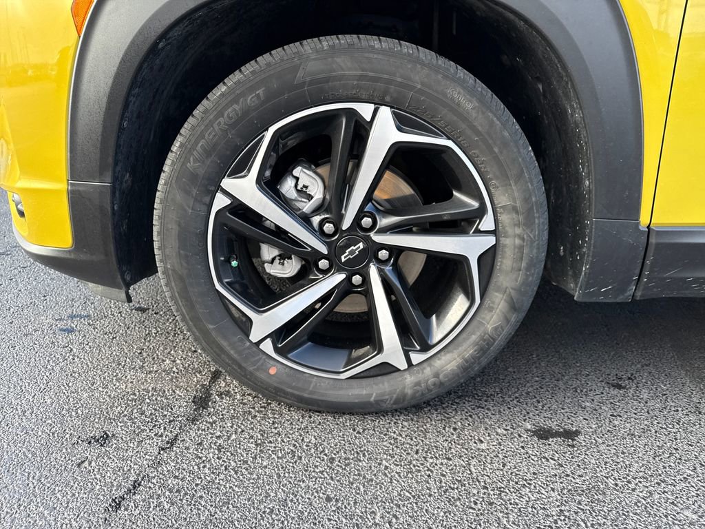 Used 2023 Chevrolet TrailBlazer RS w/ Sun and Liftgate Package image 33