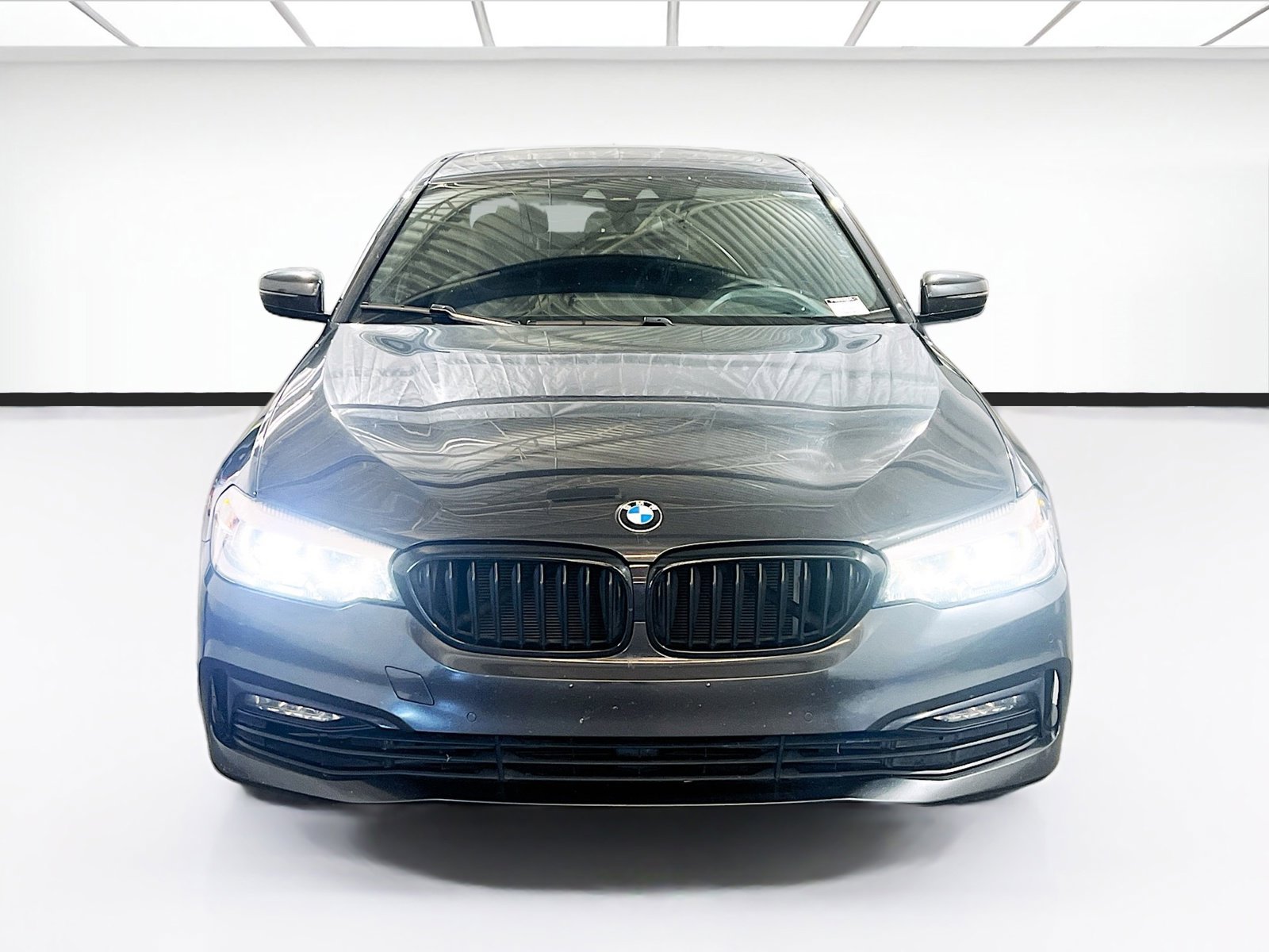 Used 2018 BMW 530i image 2