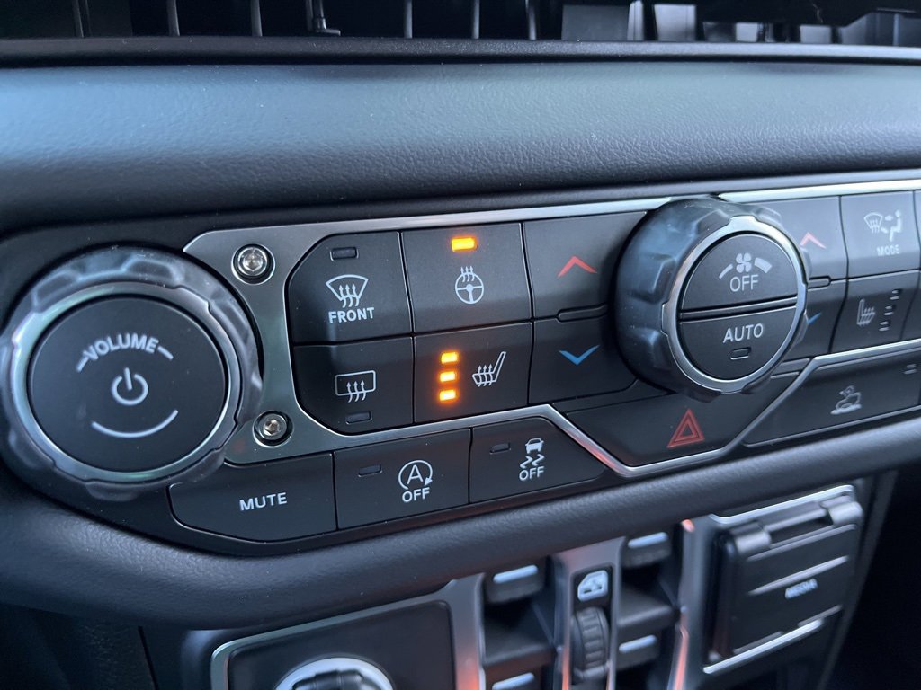 New 2026 Jeep Wrangler Unlimited Sahara w/ Technology Group image 38