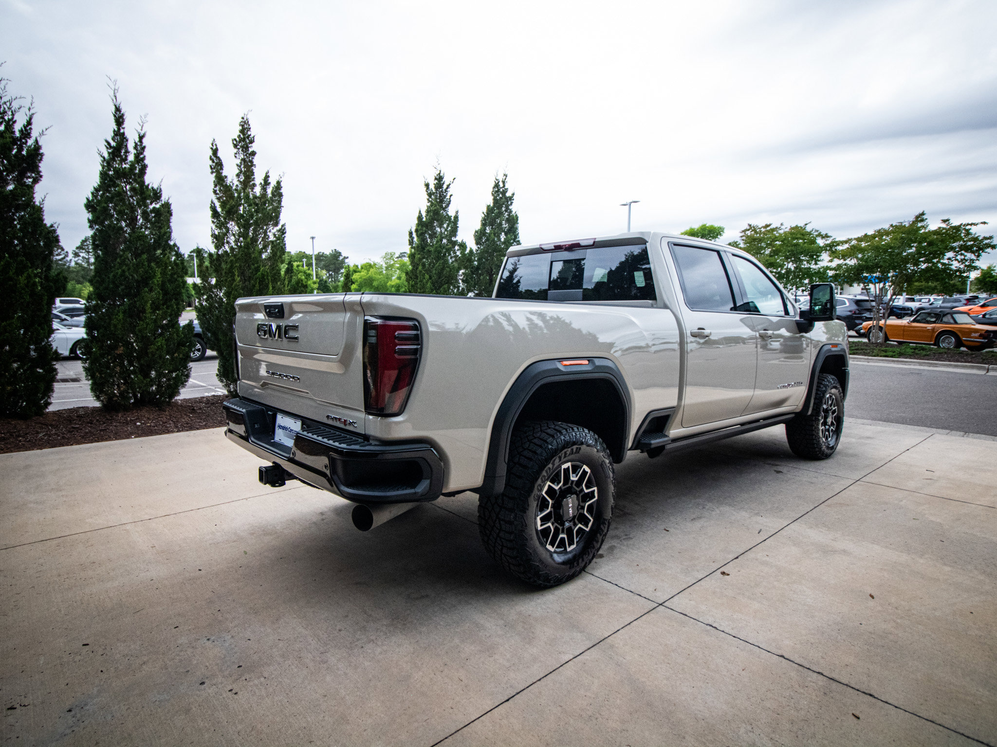 Used 2026 GMC Sierra 2500 AT4X w/ LPO, Black Badging Package AWD/4WD image 10