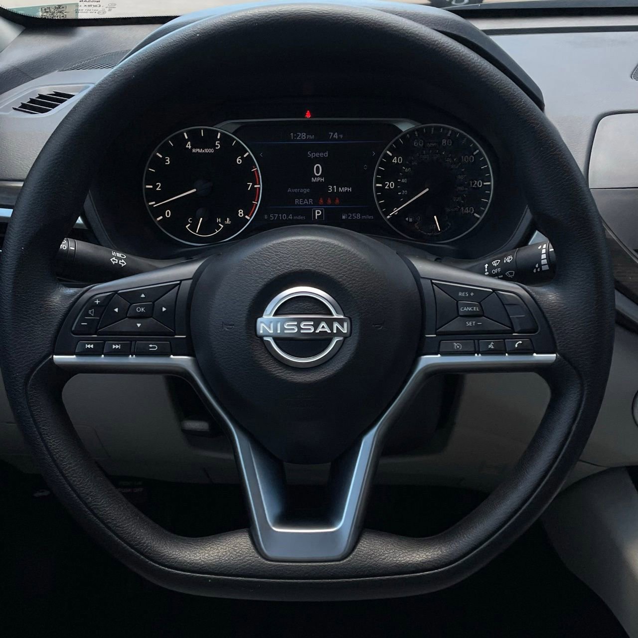 Used 2024 Nissan Altima 2.5 SV FWD image 13
