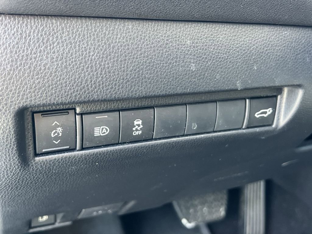 Used 2023 Toyota Venza Nightshade image 28