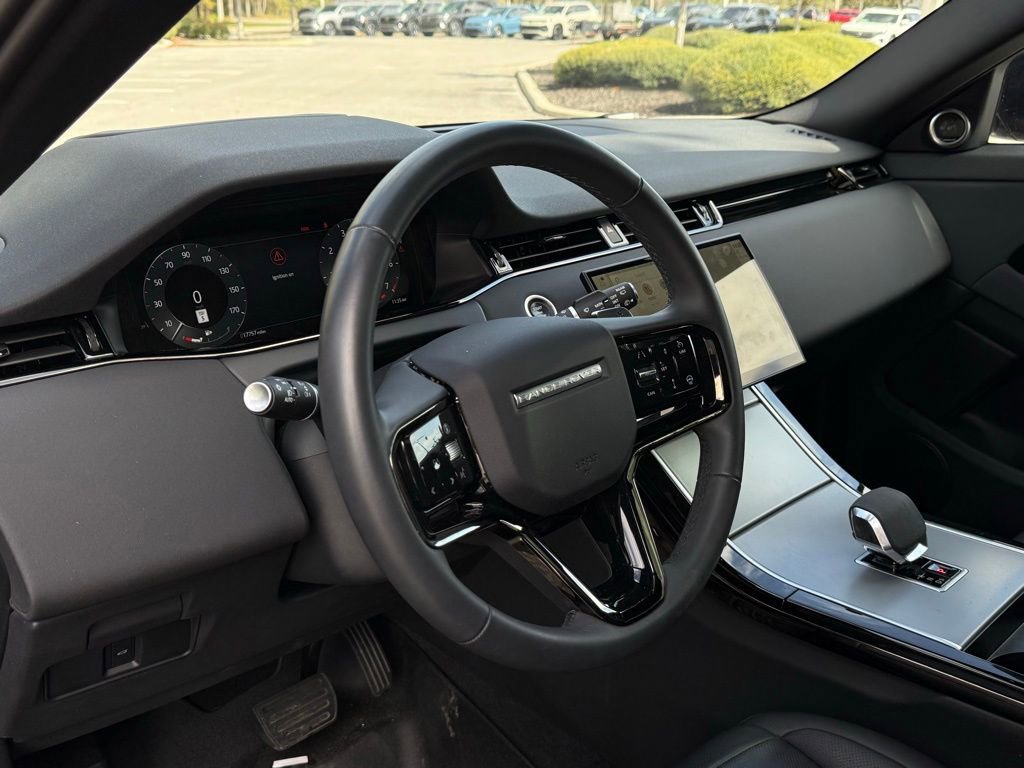 Used 2024 Land Rover Range Rover Evoque S image 4