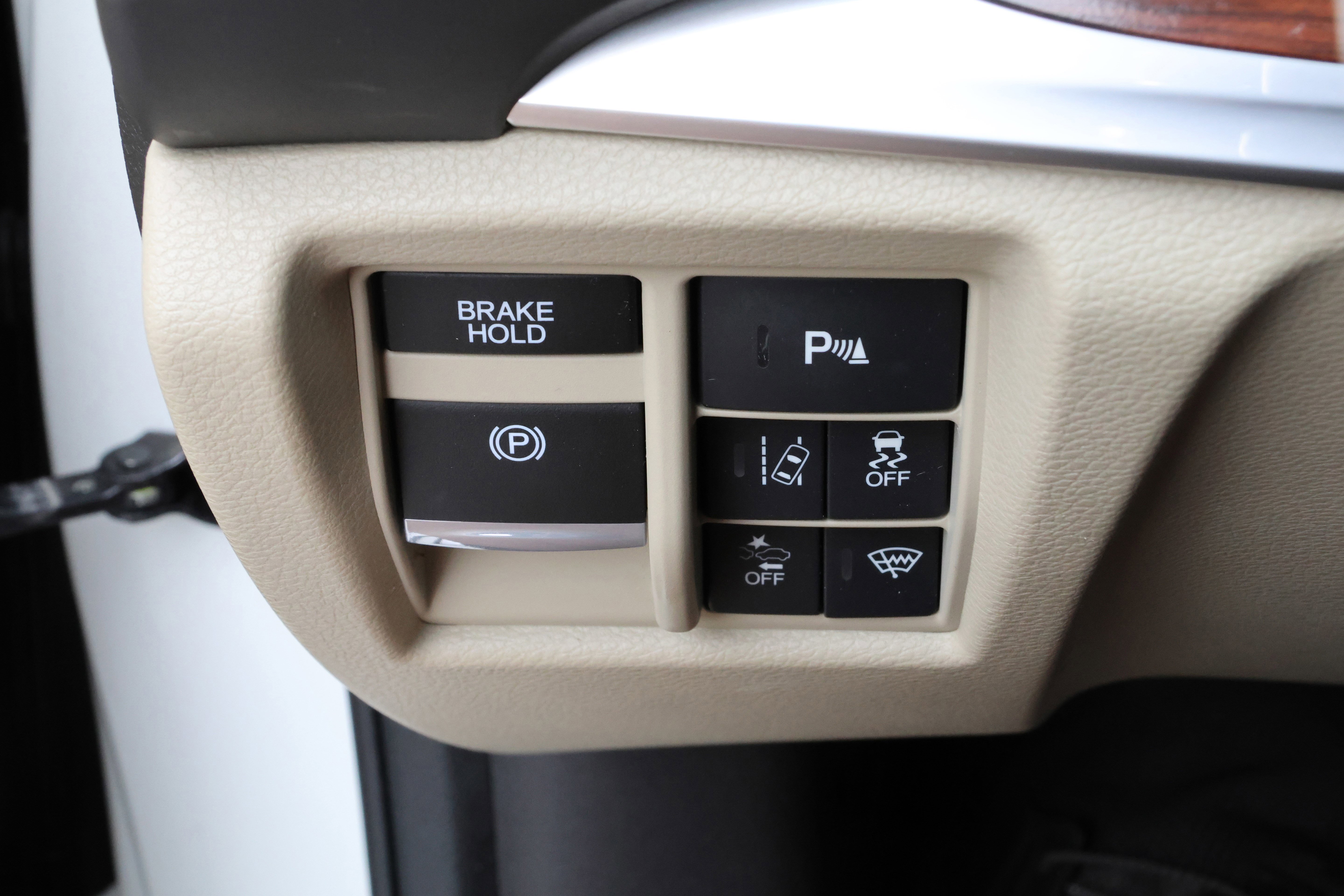 Used 2017 Acura MDX SH-AWD w/ Advance Package image 15