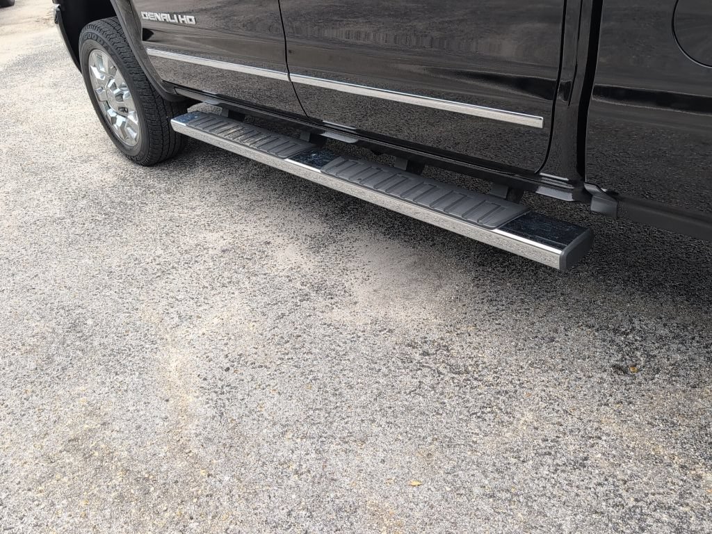 Used 2017 GMC Sierra 2500 Denali w/ Suspension Package, Off-Road AWD/4WD image 12