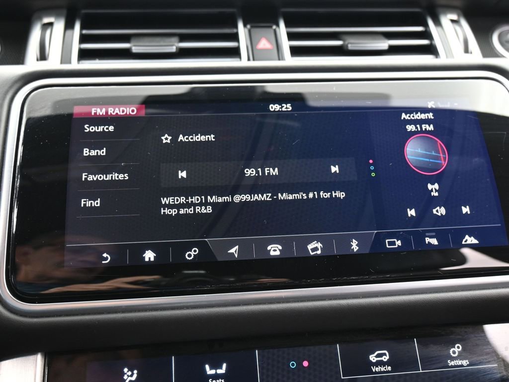 Used 2020 Land Rover Range Rover HSE image 26