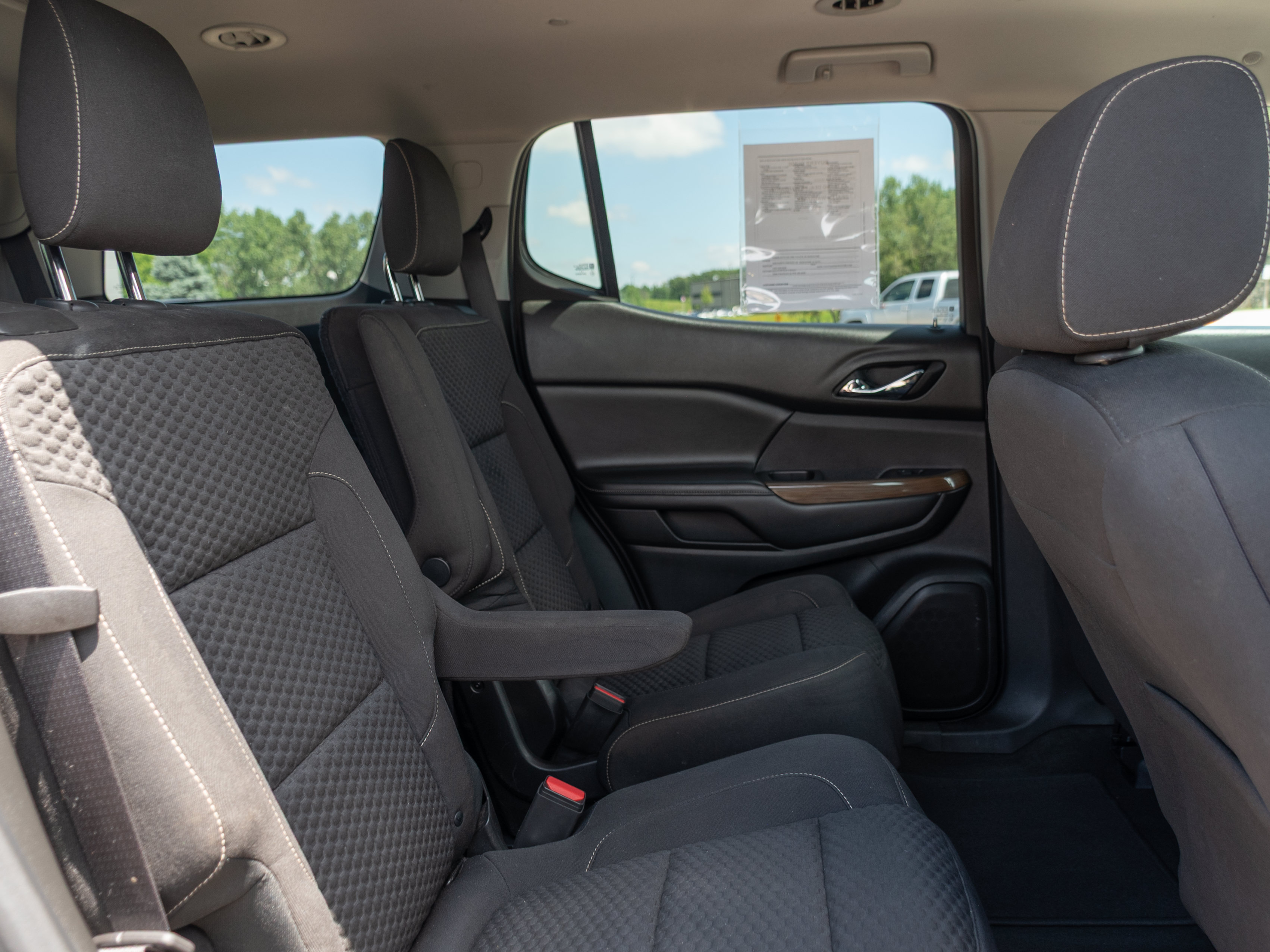 Used 2017 GMC Acadia SLE w/ Driver Alert Package I FWD image 24