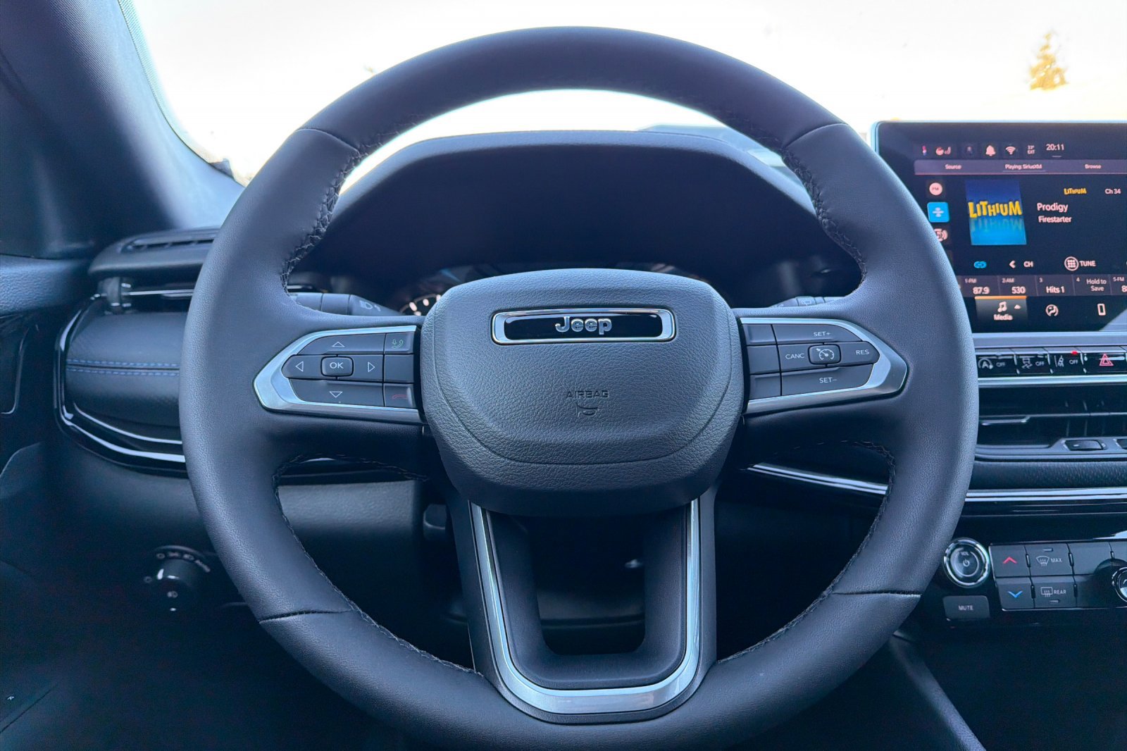 New 2026 Jeep Compass Latitude image 21