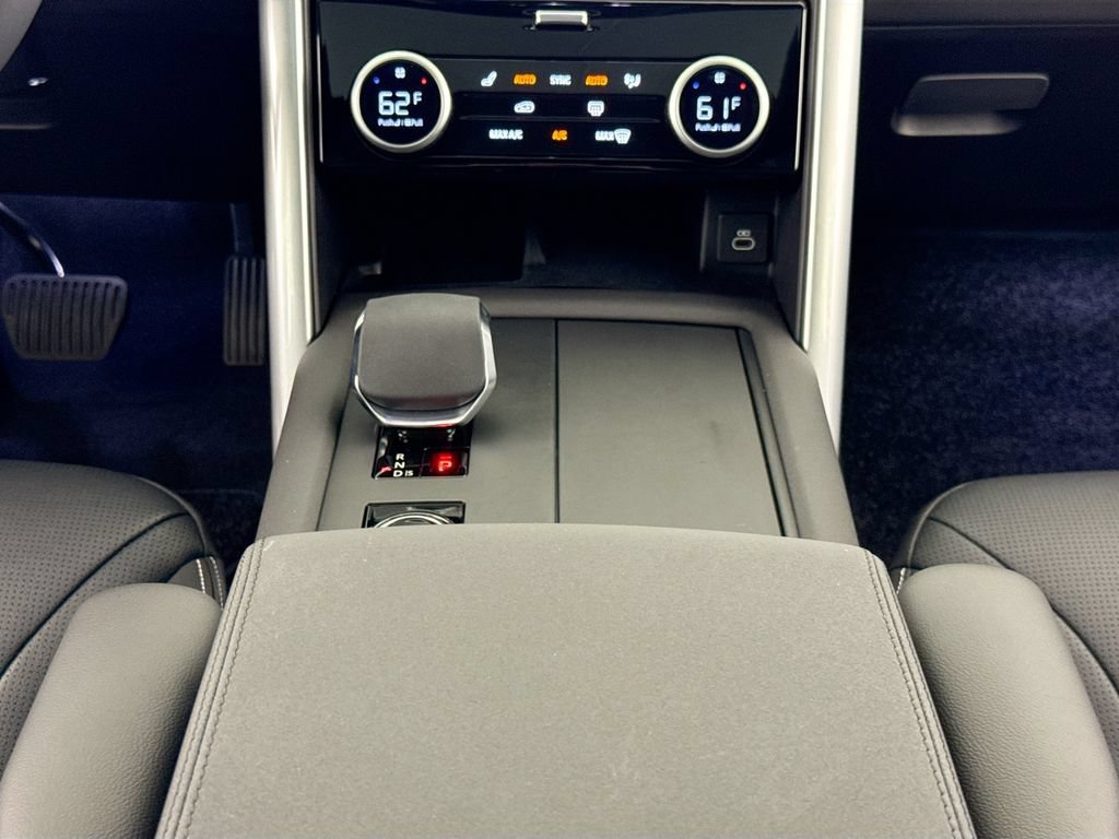 Used 2025 Land Rover Discovery S AWD/4WD image 12