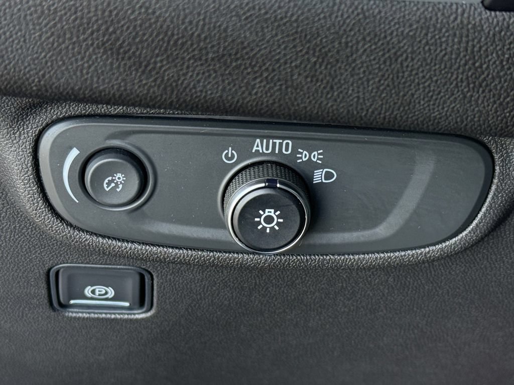 Used 2023 GMC Terrain SLE w/ Driver Convenience Package AWD/4WD image 23