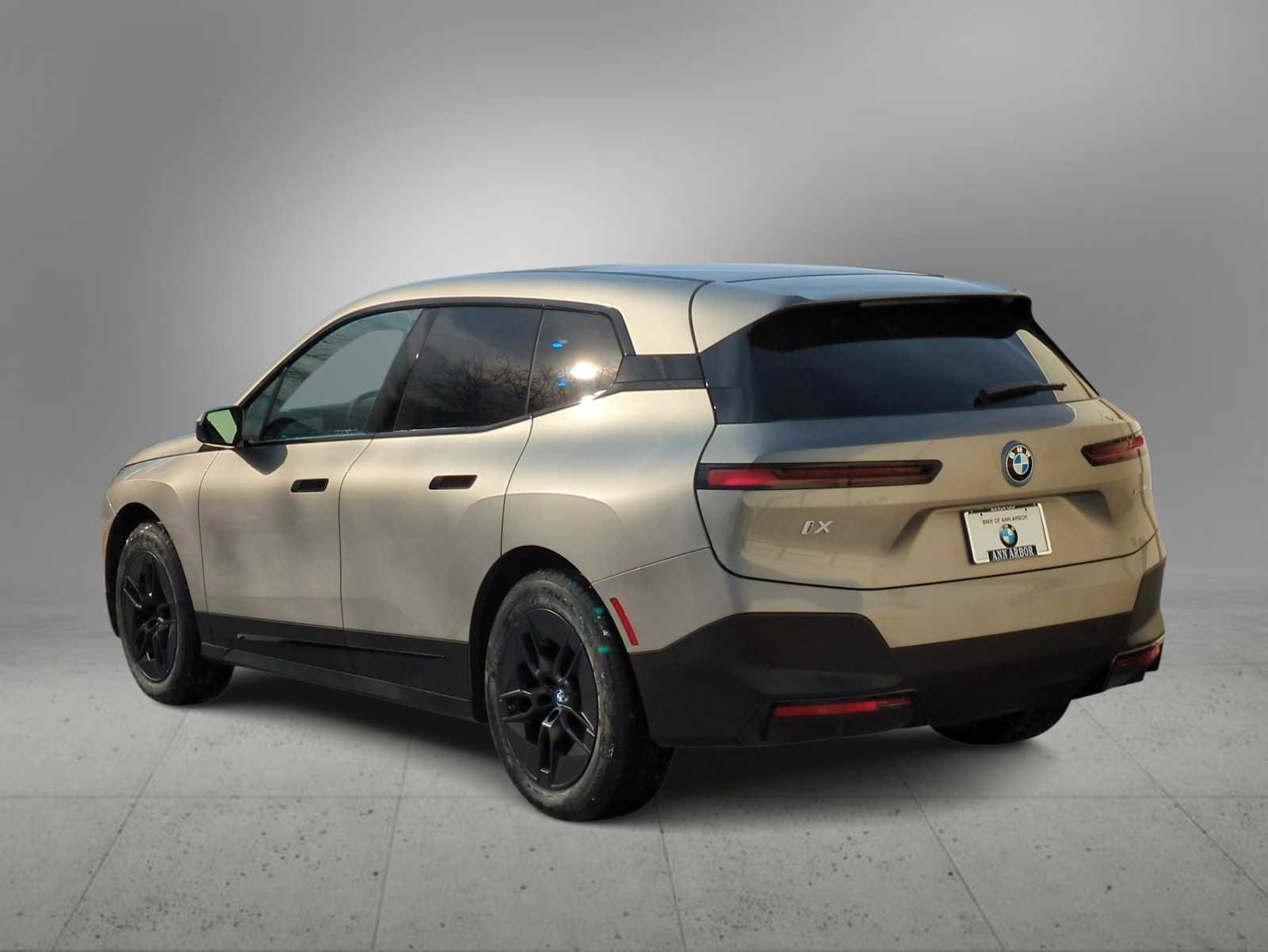 Used 2025 BMW iX xDrive50 image 6