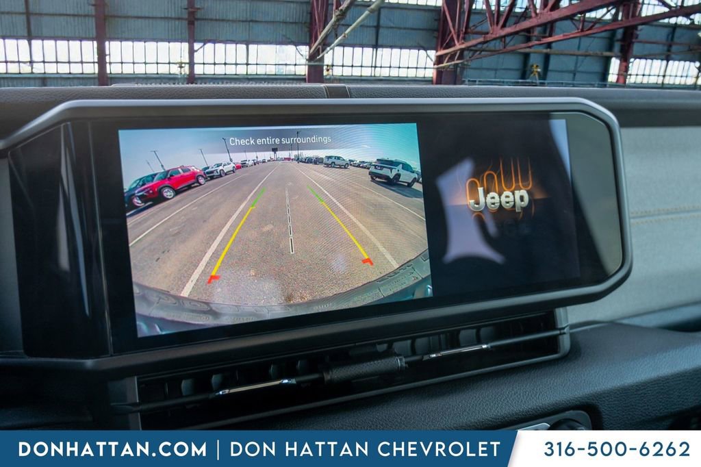 Used 2024 Jeep Wrangler Unlimited image 21