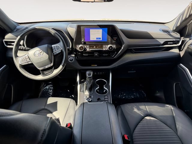 Certified 2025 Toyota Highlander XSE AWD/4WD image 10