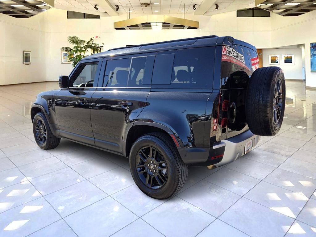 Used 2025 Land Rover Defender 110 S image 5