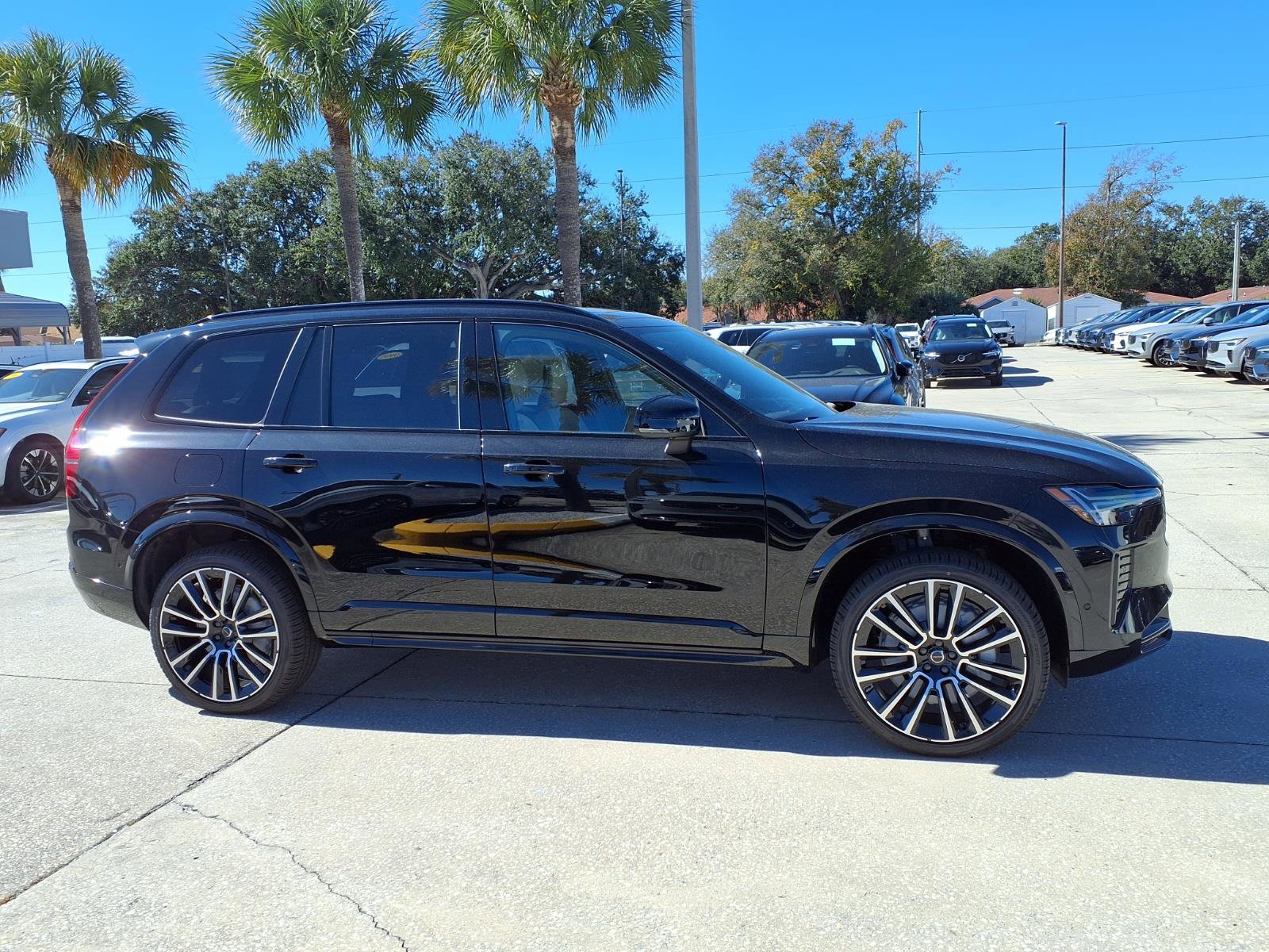 New 2026 Volvo XC90 B6 Ultra w/ Lounge Package image 8