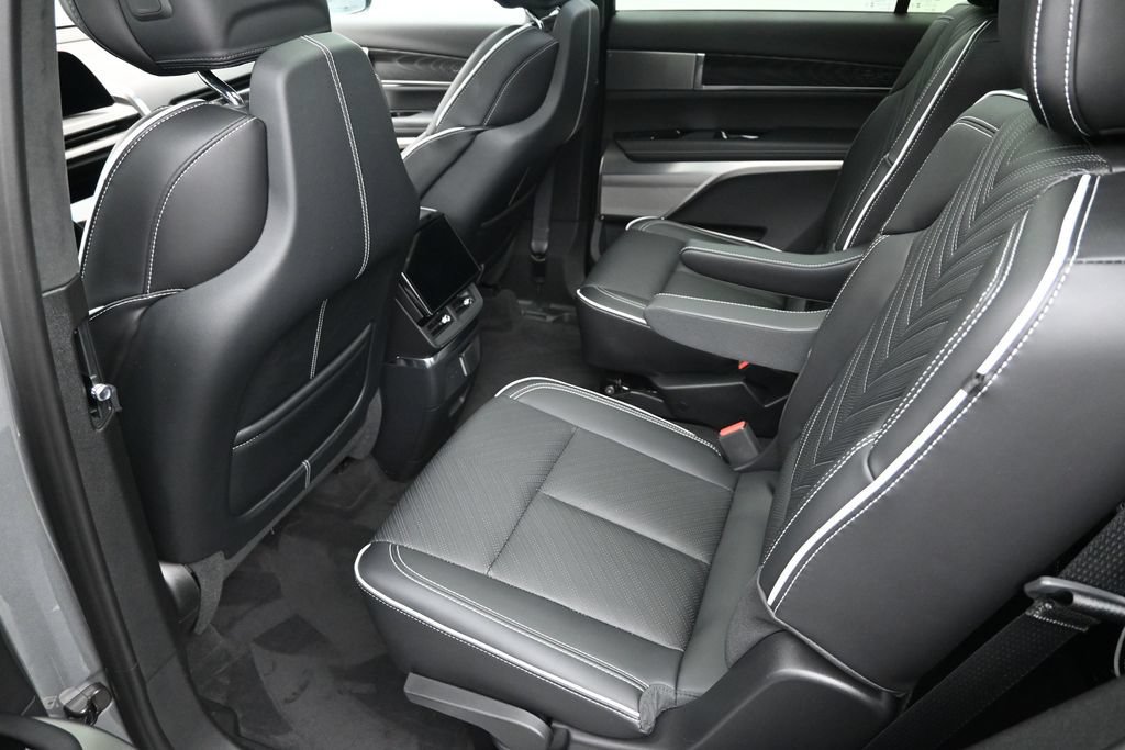 Used 2026 Cadillac Vistiq Platinum AWD/4WD image 23