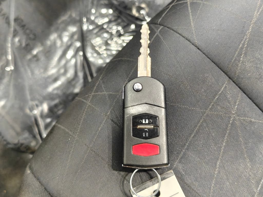 Used 2014 MAZDA MAZDA2 Sport FWD image 11