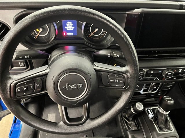 Used 2024 Jeep Gladiator Sport image 15