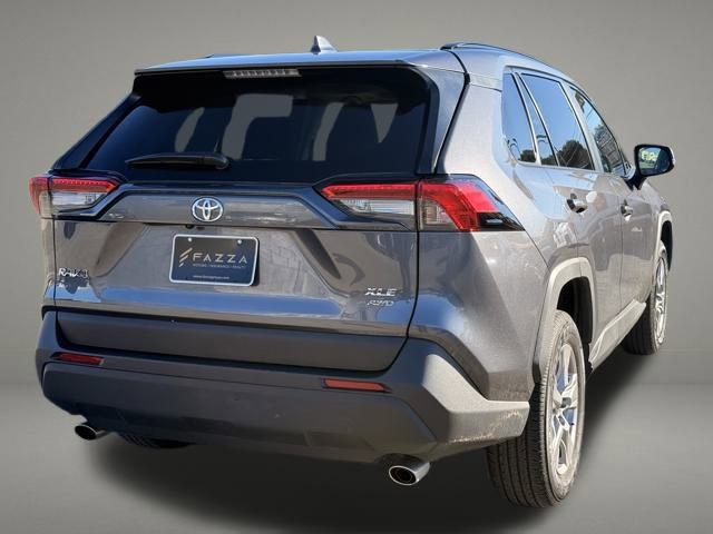 Used 2025 Toyota RAV4 XLE image 5