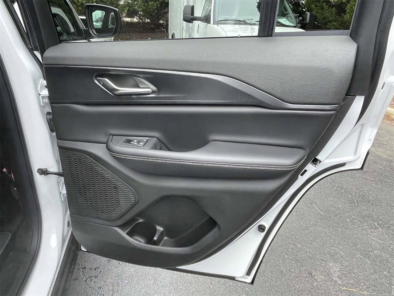 New 2025 Jeep Grand Cherokee Laredo w/ Luxury Tech Group I image 20