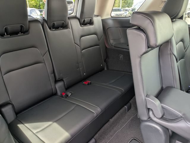 Used 2023 Nissan Pathfinder SL AWD/4WD image 31