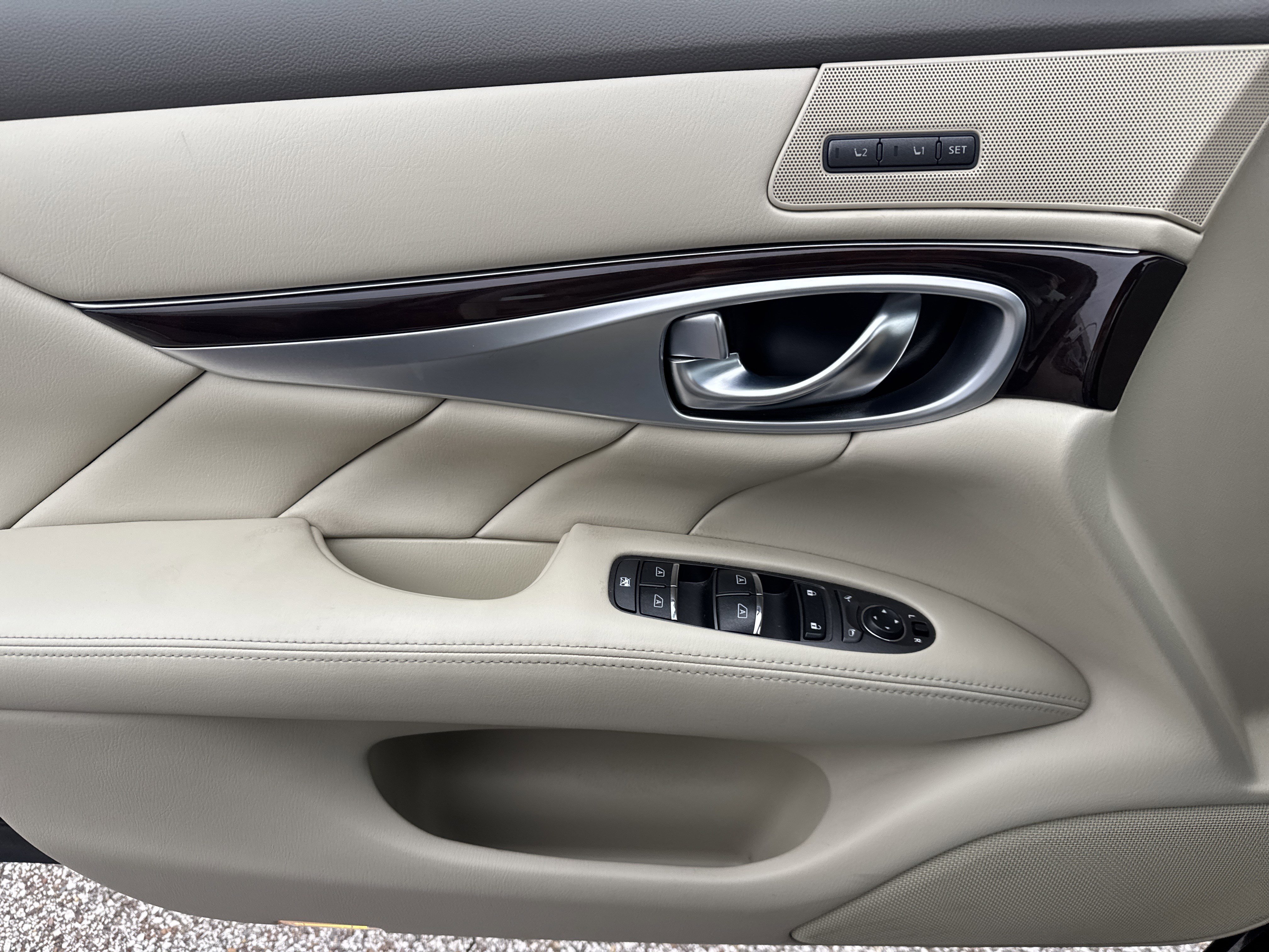 Used 2019 INFINITI Q70 L 3.7 image 14
