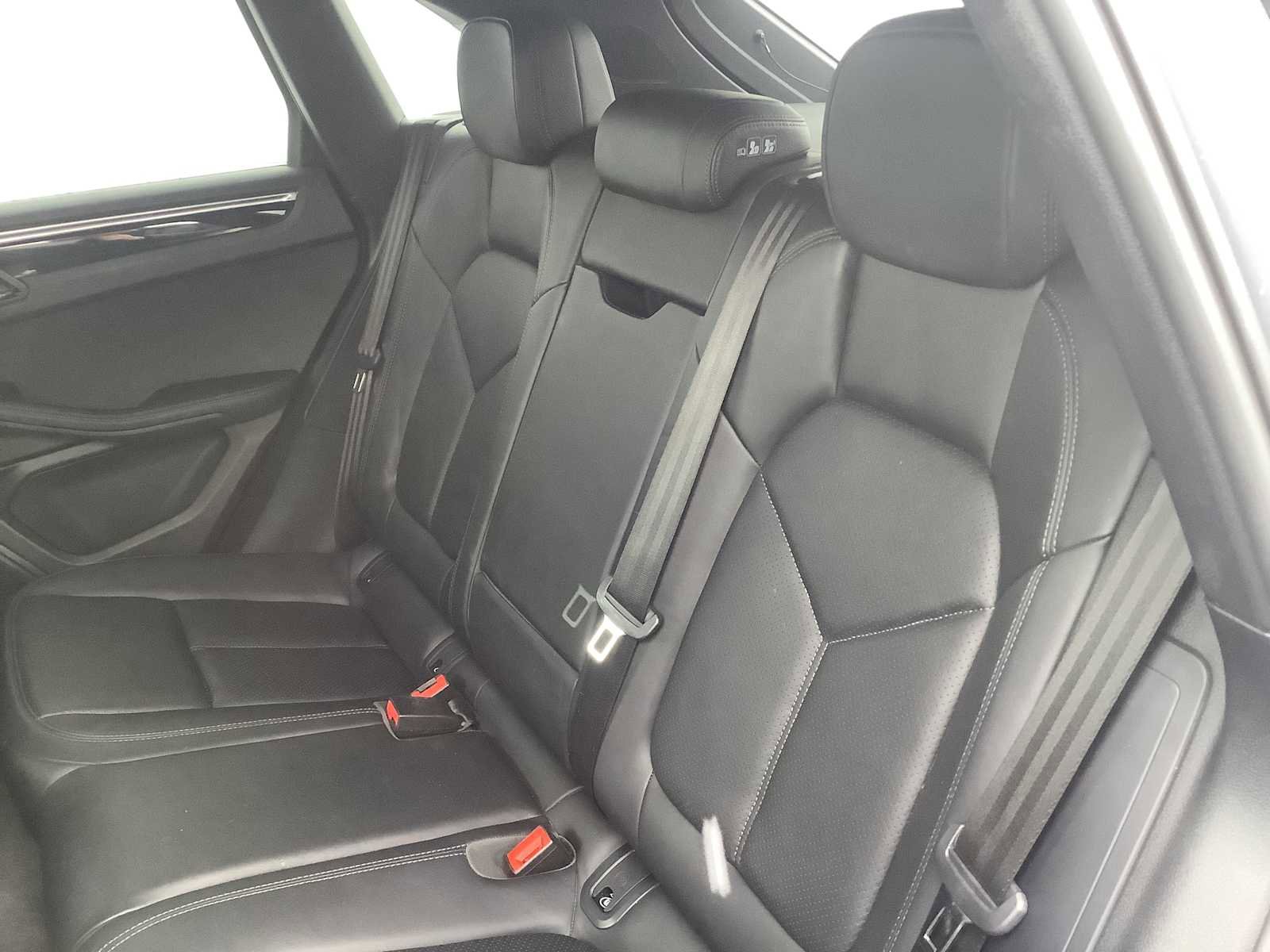 Used 2021 Porsche Macan image 14