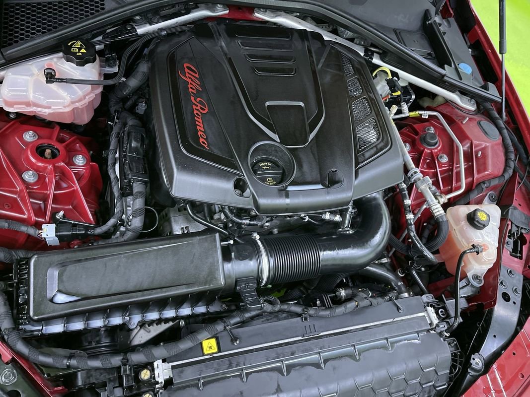 Used 2017 Alfa Romeo Giulia AWD image 27