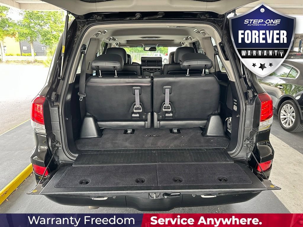 Used 2013 Lexus LX 570 4WD w/ Luxury Pkg w/Pre-crash image 32