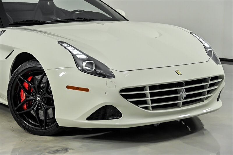 Used 2016 Ferrari California T RWD image 3