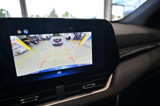 Used 2026 Chevrolet Equinox LT w/ Convenience Package II FWD image 16