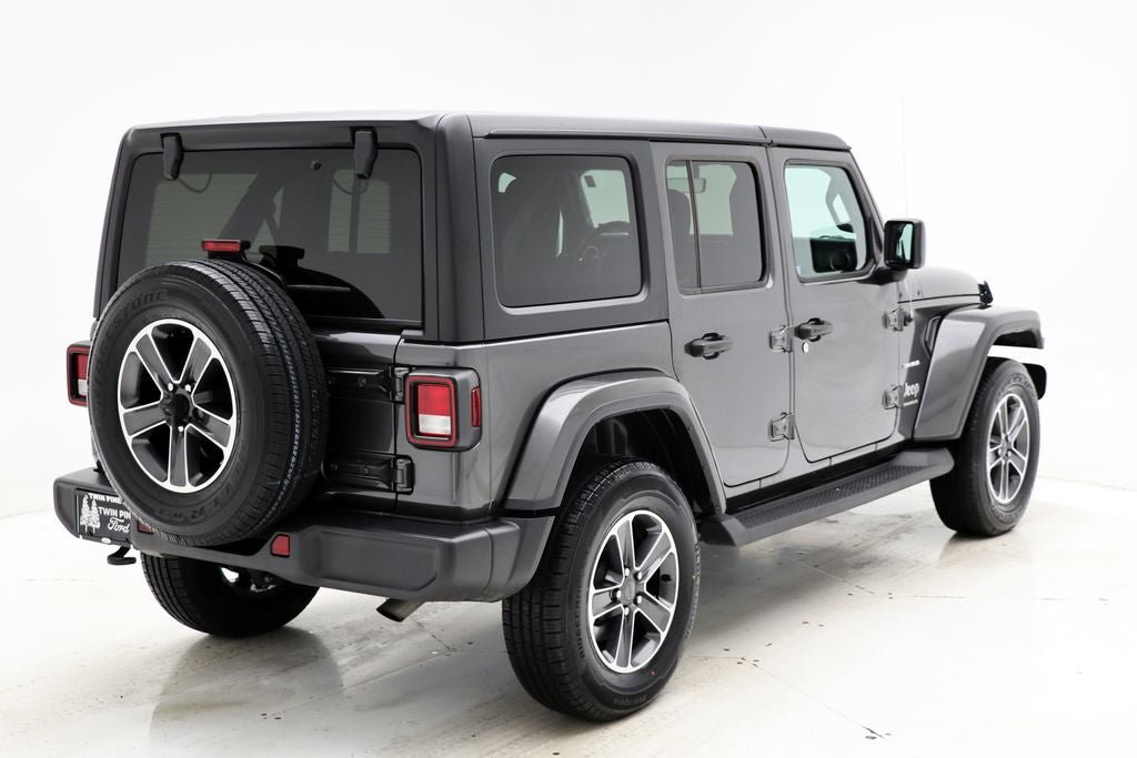 Used 2023 Jeep Wrangler Unlimited Sahara w/ Cold Weather Group AWD/4WD image 9