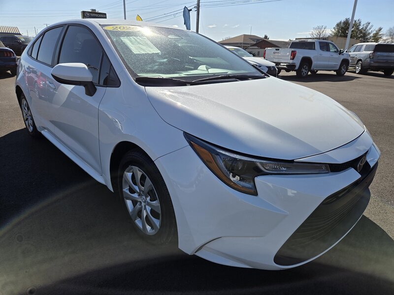 Used 2024 Toyota Corolla LE FWD image 1
