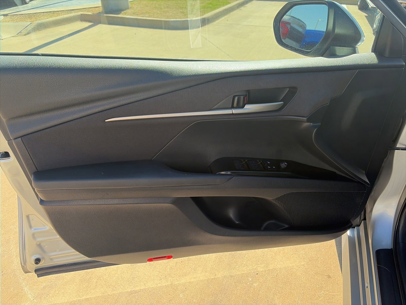 Used 2025 Toyota Camry LE FWD image 12