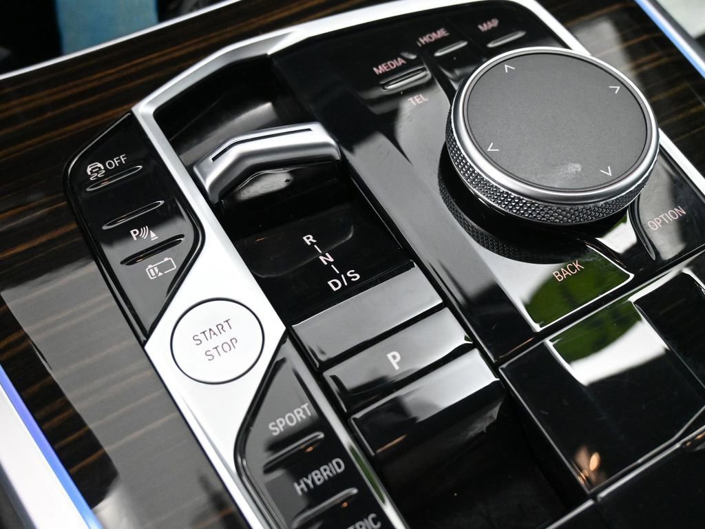 Used 2025 BMW X5 xDrive50e image 25