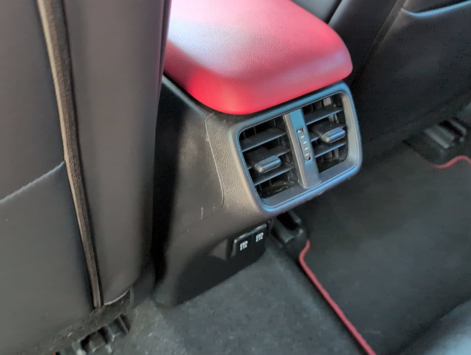 Used 2019 Lexus UX 200 F Sport w/ F Sport Premium Package FWD image 17
