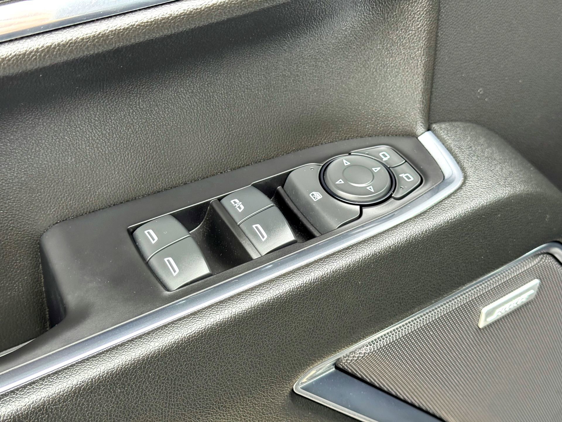 Used 2024 Chevrolet Silverado 1500 LT Trail Boss w/ Convenience Package II image 16