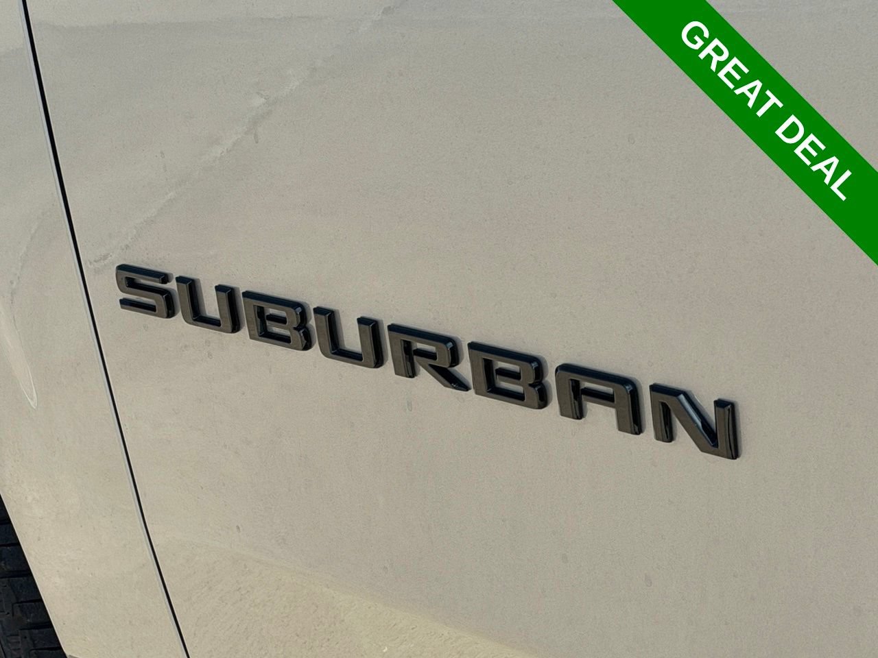 Used 2024 Chevrolet Suburban High Country w/ Premium Package AWD/4WD image 10
