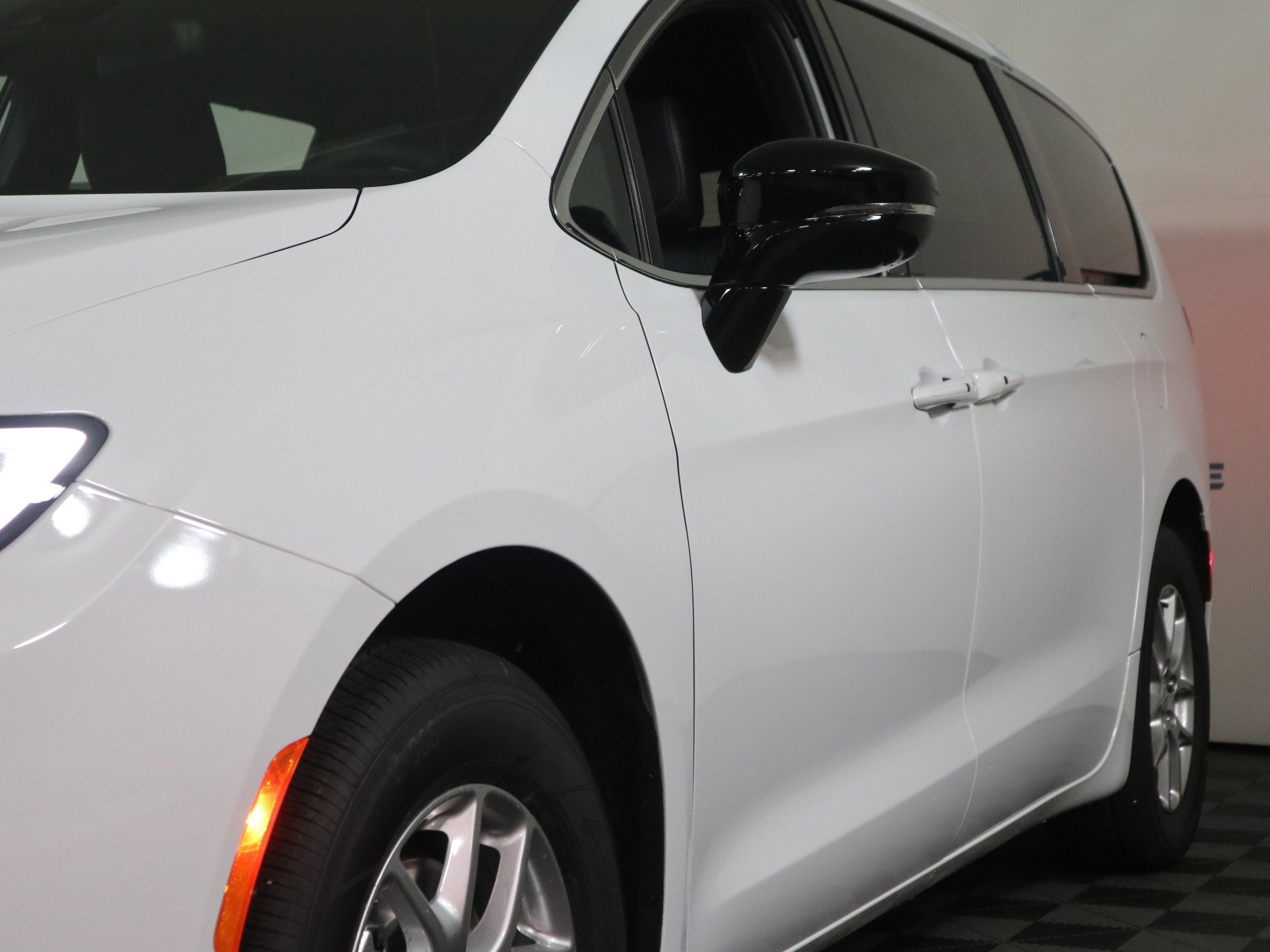 New 2026 Chrysler Pacifica Select image 11