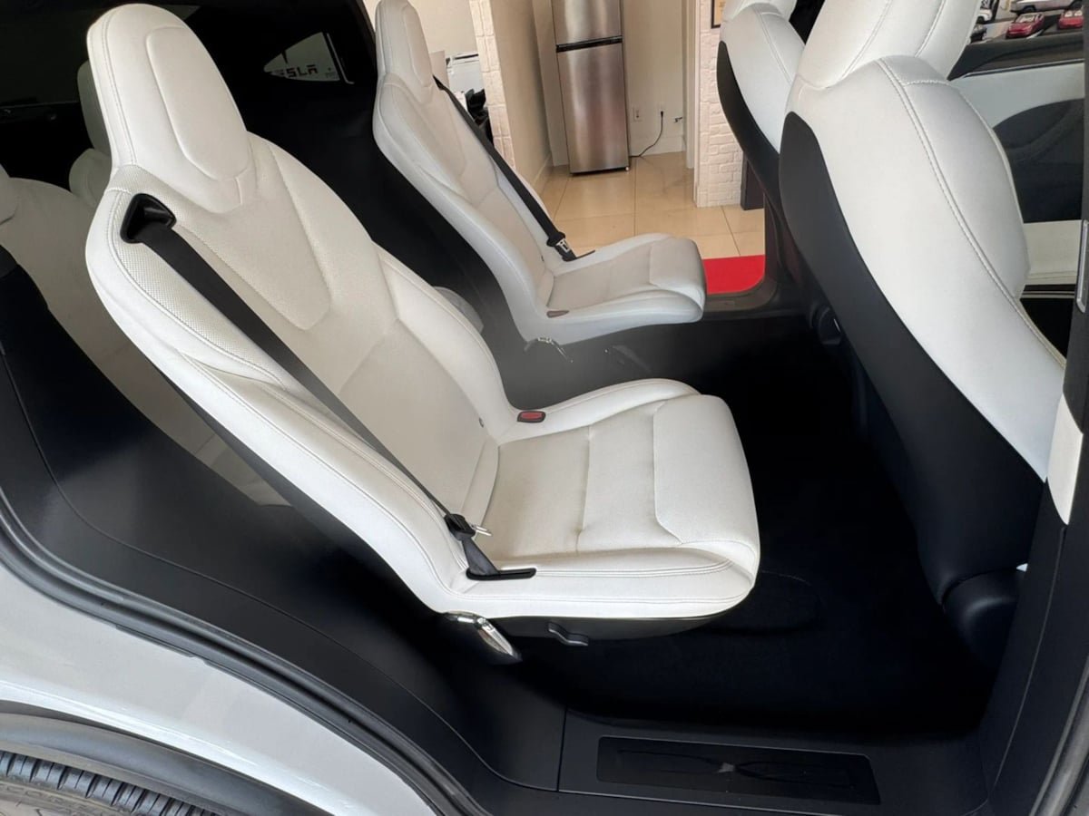 Used 2023 Tesla Model X AWD/4WD image 12