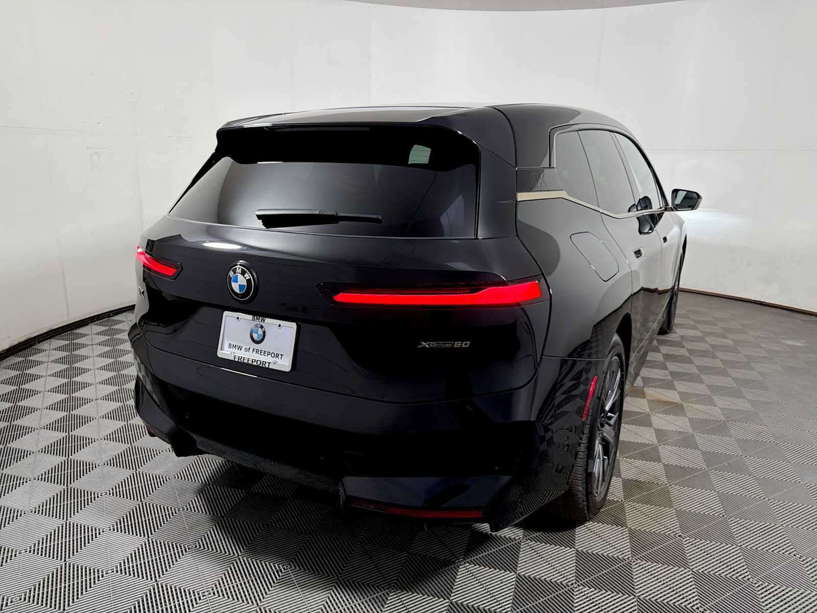 Used 2026 BMW iX xDrive60 AWD/4WD image 6