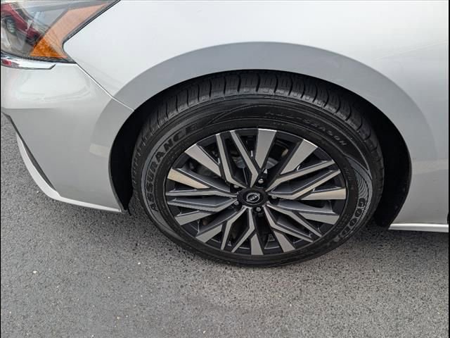 Used 2023 Nissan Altima 2.5 SV image 5