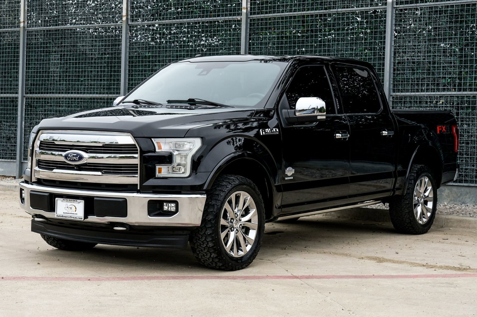 Used 2017 Ford F150 King Ranch w/ Equipment Group 601A Luxury AWD/4WD image 7