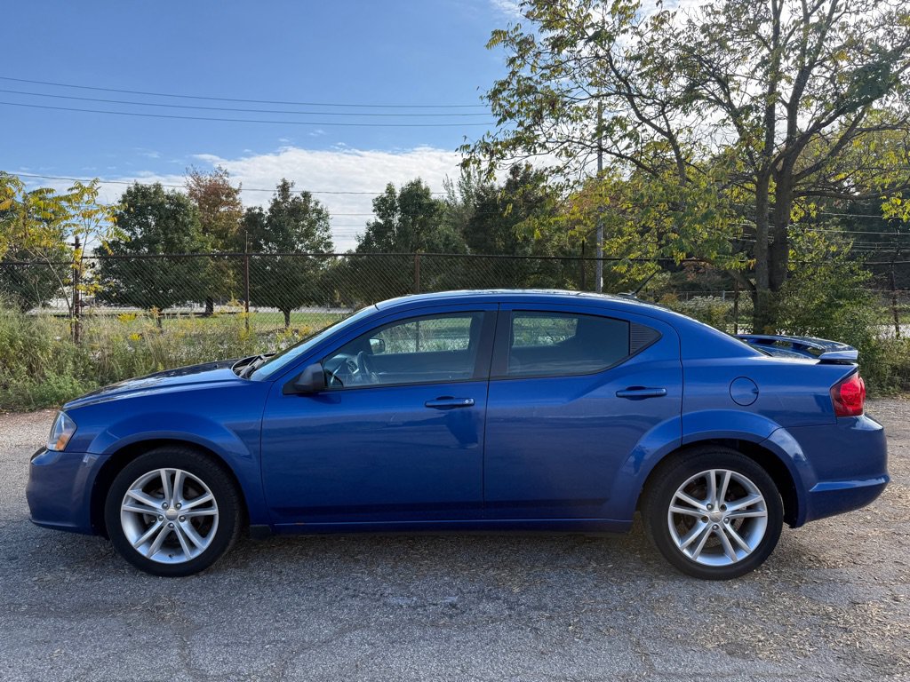 Used 2014 Dodge Avenger SE w/ Rallye Appearance Group FWD image 2