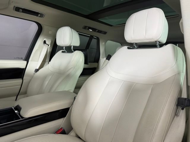 Used 2023 Land Rover Range Rover SE AWD/4WD image 5