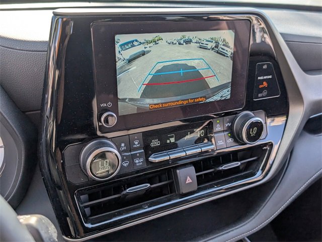 Used 2024 Toyota Highlander LE image 24