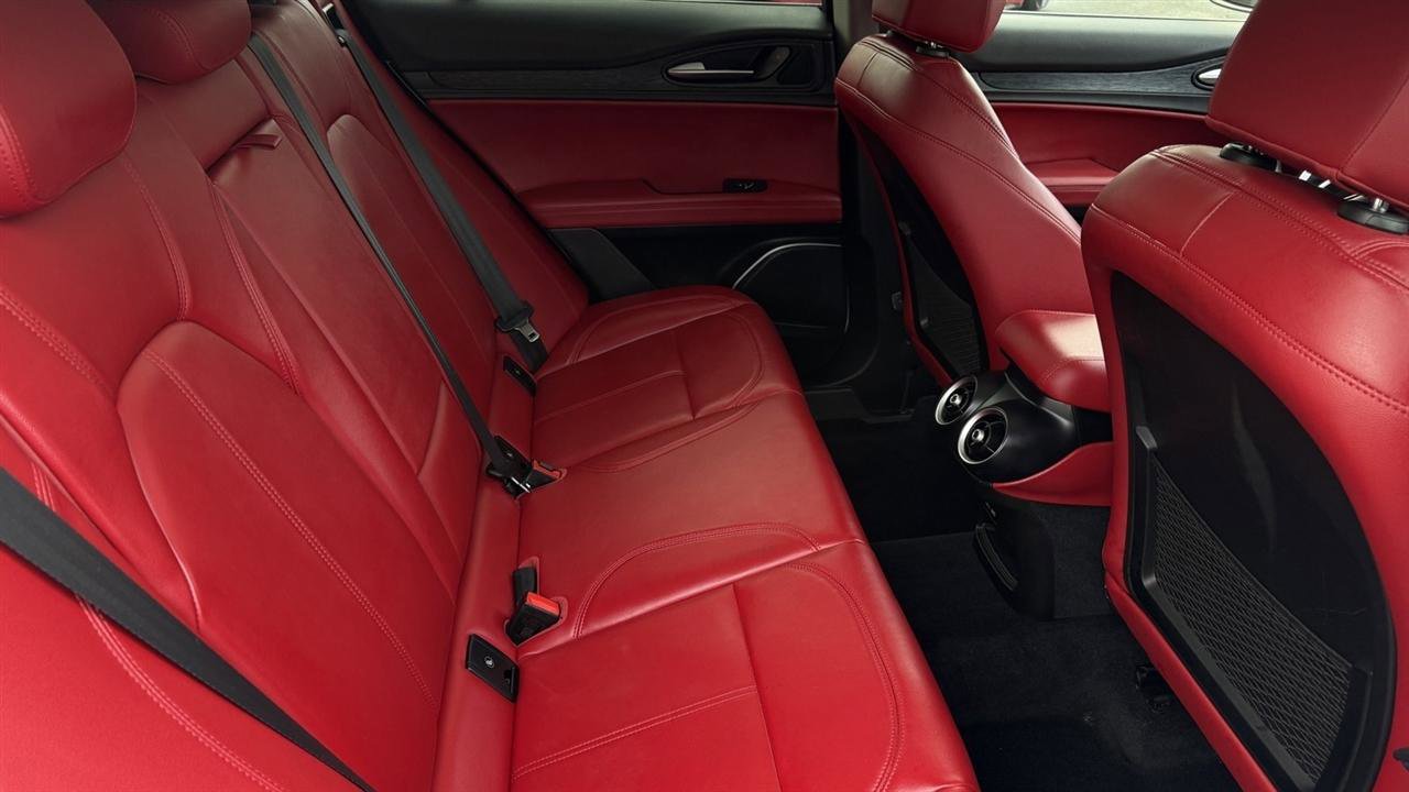 Used 2019 Alfa Romeo Stelvio AWD image 36