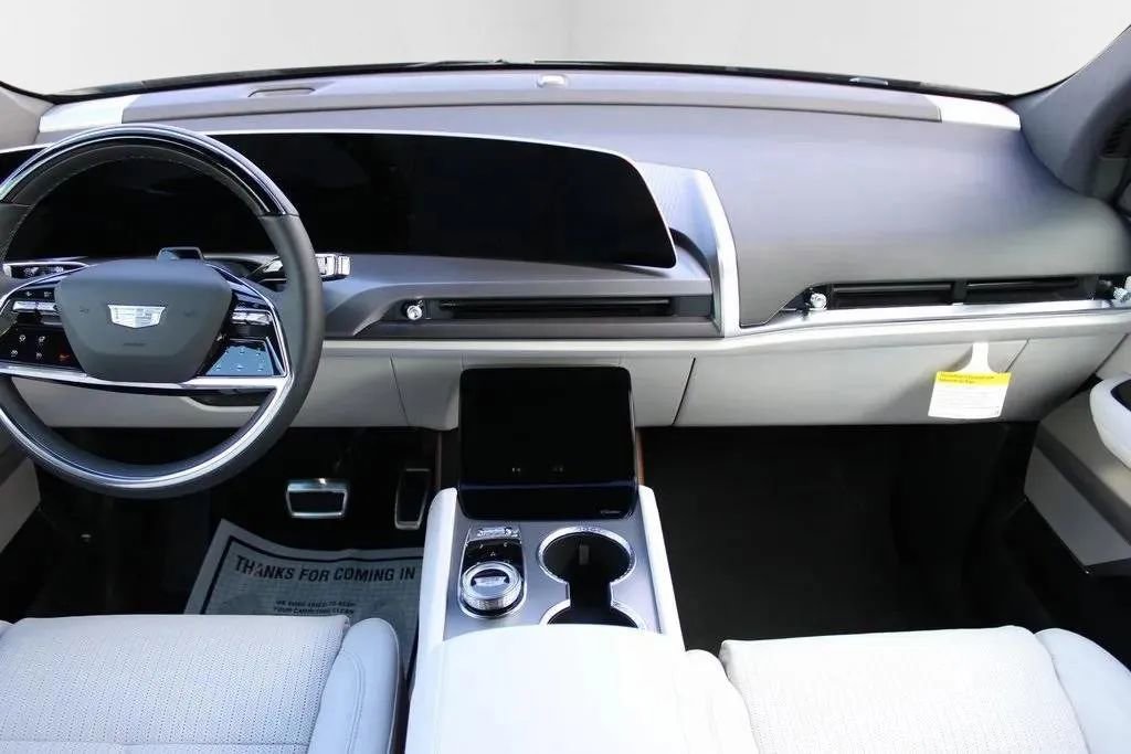 New 2026 Cadillac Vistiq Luxury image 38