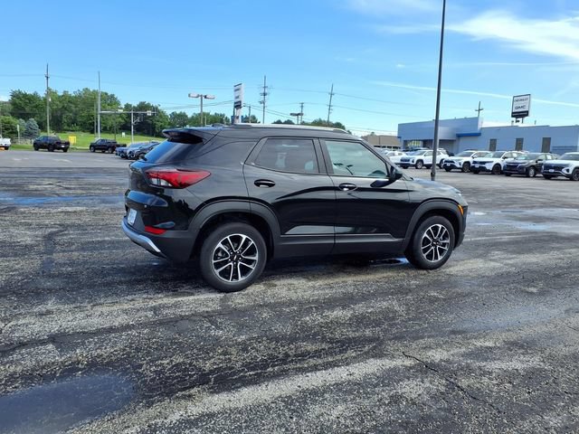 Used 2025 Chevrolet TrailBlazer LT AWD/4WD image 13