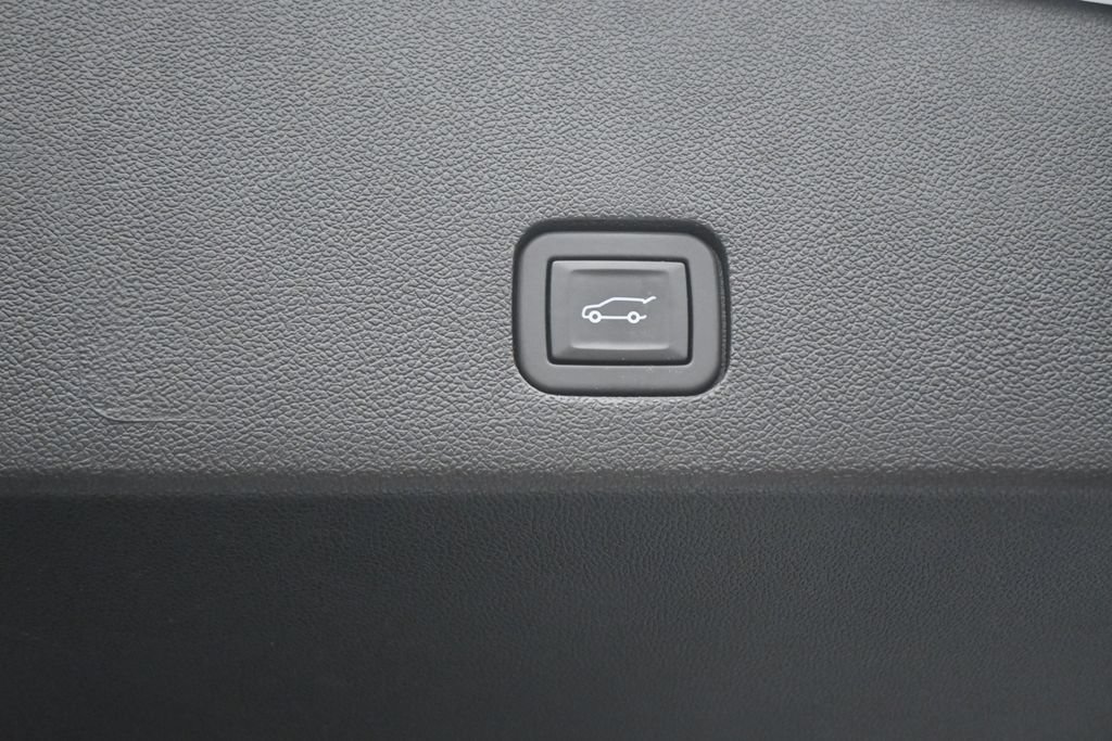 Used 2024 Cadillac XT6 Luxury w/ LPO, Floor Liner Package AWD/4WD image 27